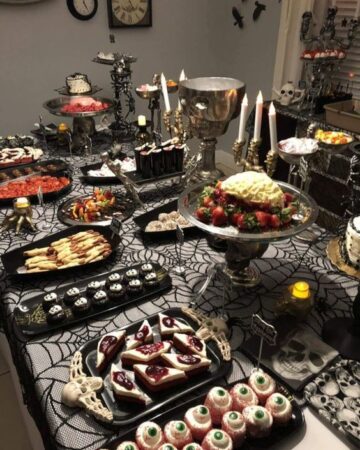 How to Throw The Best Halloween Party in 2022; Halloween party ideas, Halloween decorations, scary costumes, spooky games and more!