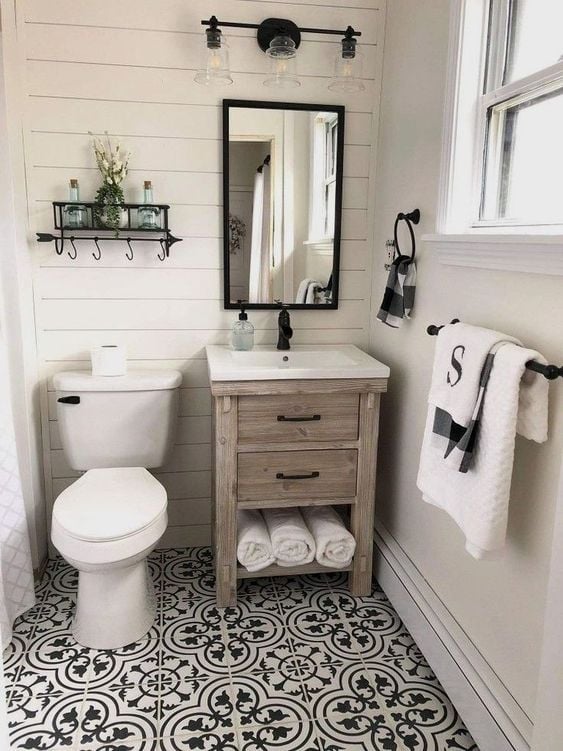 20 BEST Modern Farmhouse Flooring Ideas; bathroom tile black and white