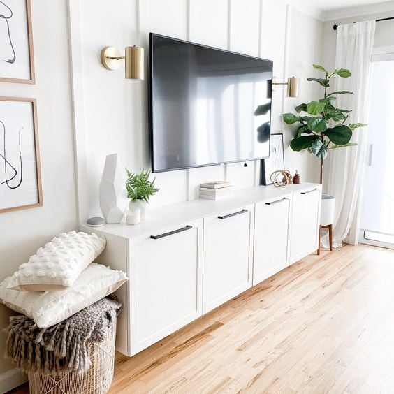 Explore our 8 favorite decorating ideas for your TV stand