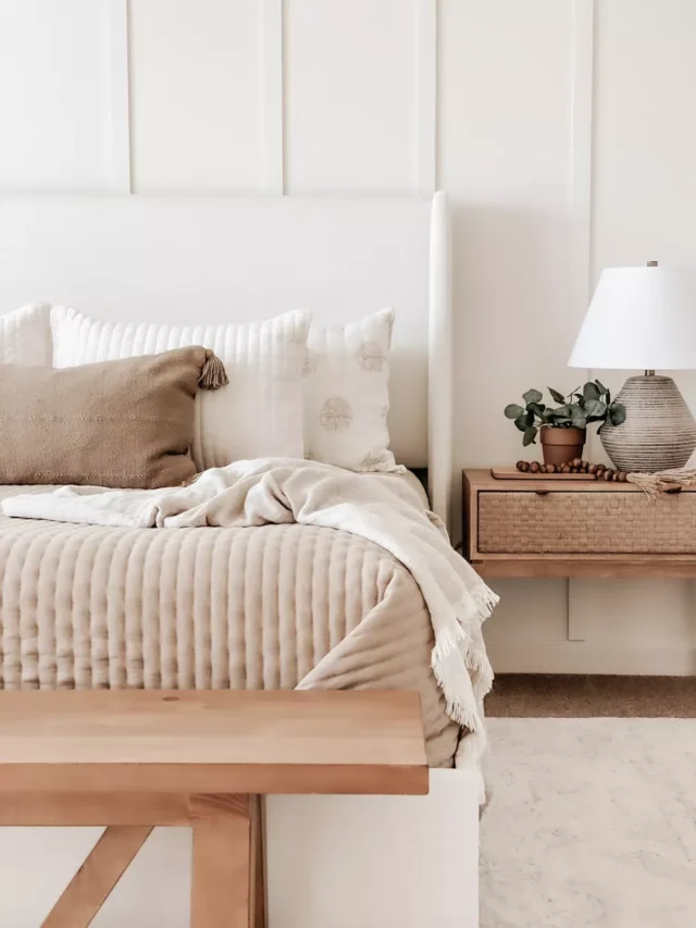 How To Choose The Best Table Lamp For Your Bedroom; table lamps for your nightstand and the best options available!