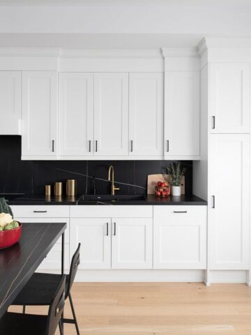 40 White Cabinets with Black Hardware Kitchen Ideas - NP