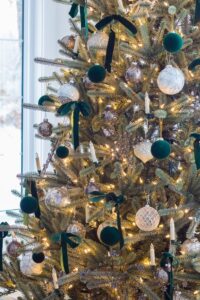 Beautiful Emerald Green Christmas Decorations; a round up of green Christmas decor, green Christmas tree decorating ideas, emerald green Christmas ornaments, emerald green Christmas tree and more!