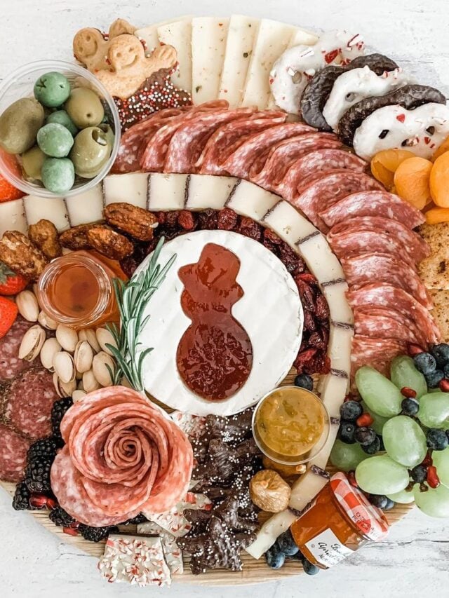 Christmas Cheese Board Ideas; here are some delicious christmas charcuterie board ideas you can try this holiday season!Christmas Cheese Board Ideas; here are some delicious christmas charcuterie board ideas you can try this holiday season!