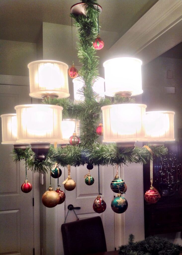 40 Chandelier Christmas Decor Ideas for a Festive Holiday Look