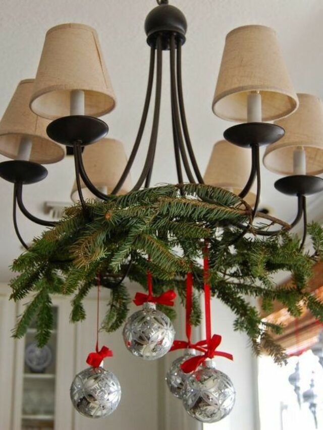 40 FESTIVE CHRISTMAS CHANDELIER IDEAS