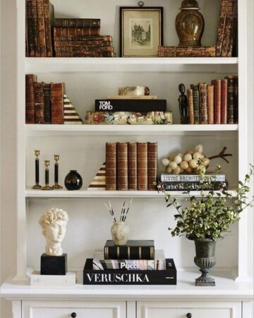 Beautiful Shelf Styling Ideas; If you want to spice up your bookshelves or display cases, these 30 photos will surely spark some decorating inspiration!