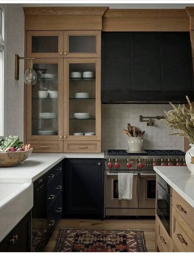 Best Modern Farmhouse Kitchens for 2023 12