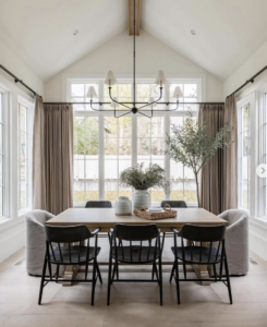 How to Pick the Perfect Paint Color For Your Dining Room: paint colors that look best in dining rooms, how to choose a paint color, and the best way to paint a dining room!