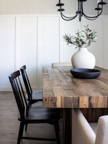 Tips to Design a Beautiful Dining Room Around a Farmhouse Table; Here are some helpful tricks to use when designing your rustic farmhouse dining room!