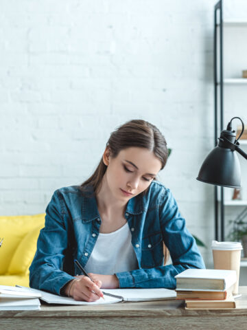 Creating a Study Space: Tips and Tricks for Setting up a Dedicated Study Space at Home