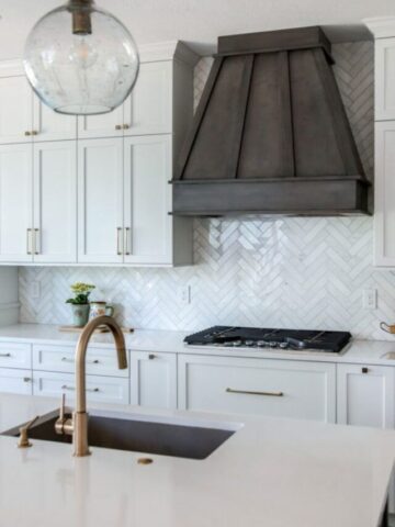 white harringbone backsplash 2