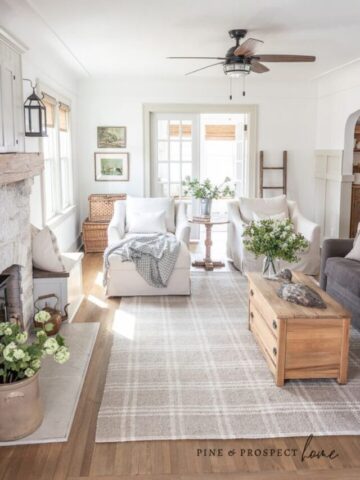 decorating a cottage