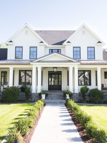 modern farmhouse exterior desgin 2