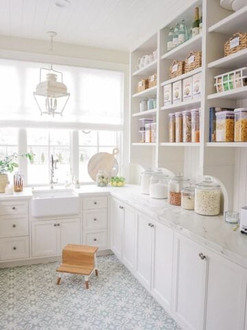 Discover 9 practical tips to transform your walk-in pantry into a well-organized and efficient space. Categorize items, invest in storage containers, utilize vertical space, label everything, and more. Start organizing your pantry today and enjoy the benefits of a clutter-free kitchen.