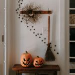 Spooktacular Halloween Decor Ideas: entryway halloween decorations