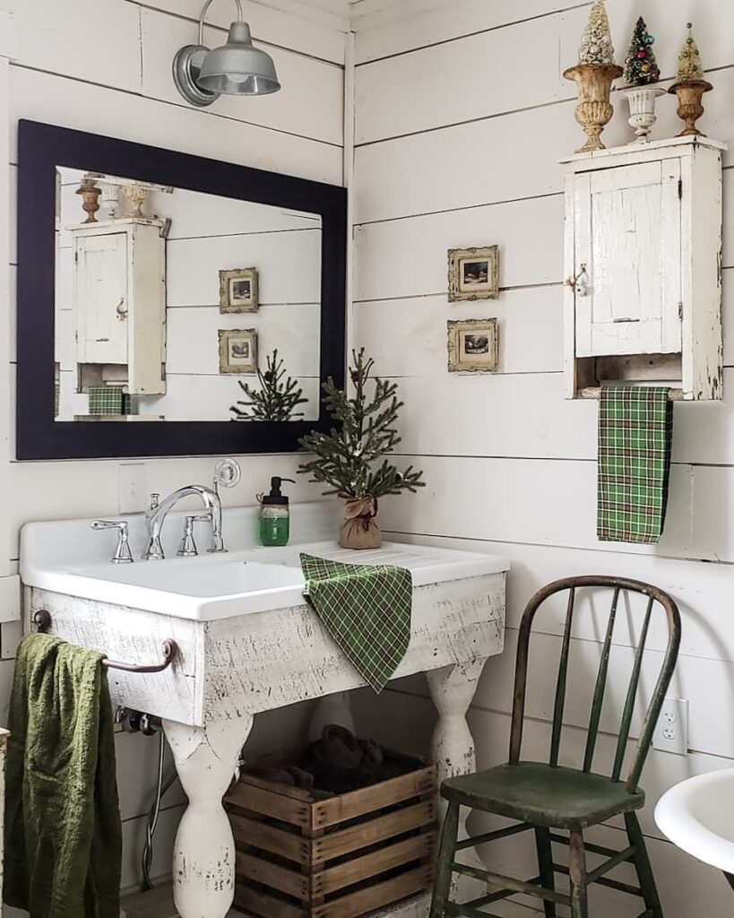 30 Christmas Bathroom Decor Ideas to Try This Season