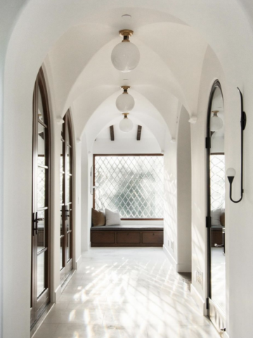 30 Hallway Light Fixtures: variety of luminous fixtures that guarantee to stylishly brighten up your corridors. Discover modern, traditional, and whimsical lighting ideas to elevate your hallway decor. Because it's not just a passage, it's part of your home.