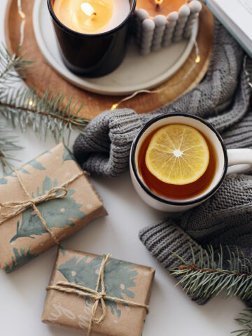 Discover how to celebrate a sustainable Christmas without sacrificing the festive spirit. This guide offers practical tips on eco-friendly gifts, decorations, wrapping paper, and more. Make your holiday season green and planet-friendly.