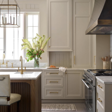 Discover the top 15 kitchen backsplash trends for 2024 to create a stylish and modern kitchen space. From large tiles to contrasting grouts, find the best design that matches your style and enhances the aesthetic appeal of your kitchen.