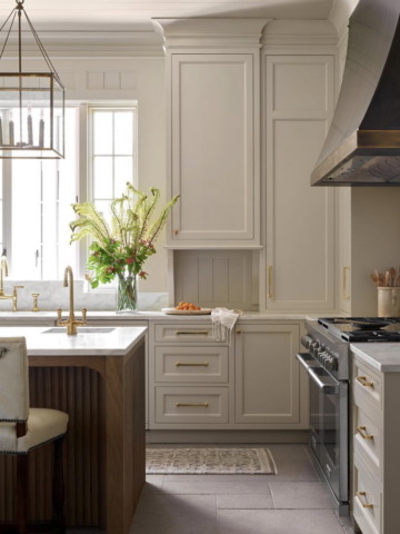 Discover the top 15 kitchen backsplash trends for 2024 to create a stylish and modern kitchen space. From large tiles to contrasting grouts, find the best design that matches your style and enhances the aesthetic appeal of your kitchen.