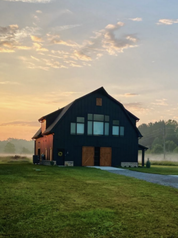 black barndominium ideas 10