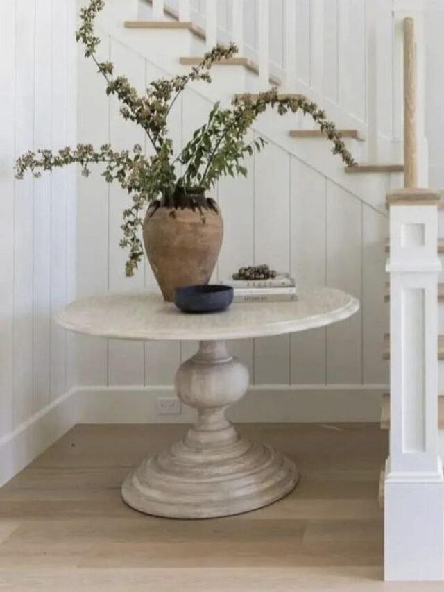 25 PERFECT ROUND ENTRYWAY TABLE IDEAS