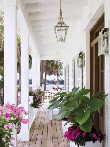 15 Beautiful Beach House Front Porch Ideas