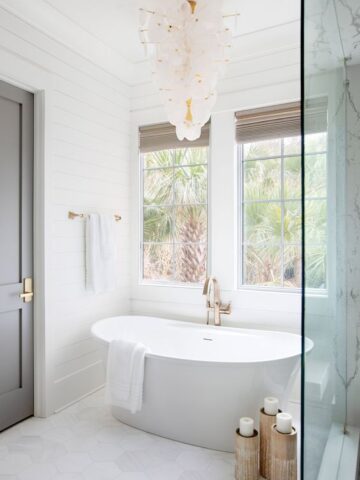 15 Best Freestanding Bathtub Designs to Elevate Your Bathroom: Get ready to soak up some major style with my top 15 freestanding bathtub designs! These picks are sure to give your bathroom that wow factor and bring a splash of luxury to your daily routine.