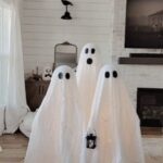 Discover 15 unbeatable Halloween ghost decor ideas to spookify your space! From eerie DIY projects to hauntingly beautiful decorations, find the perfect inspiration to make your home a ghostly wonder this Halloween season.