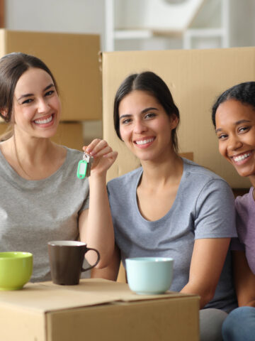 Shared Spaces Made Simple: 5 Living Room Ideas for Roommates