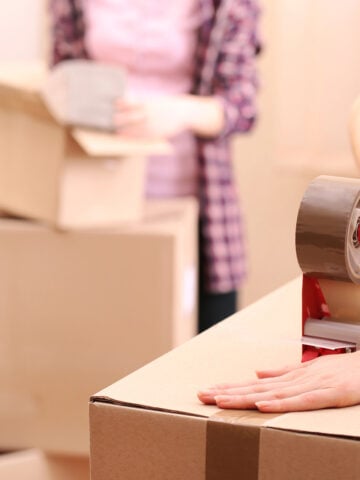 Relocating doesn’t have to be stressful. Discover 12 mindful moving tips to help you stay organized, reduce overwhelm, and protect your mental and physical health during your transition.
