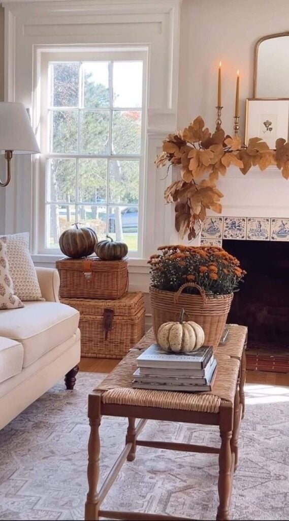 25 Farmhouse Fall Decor Ideas to Cozy Up Your Home