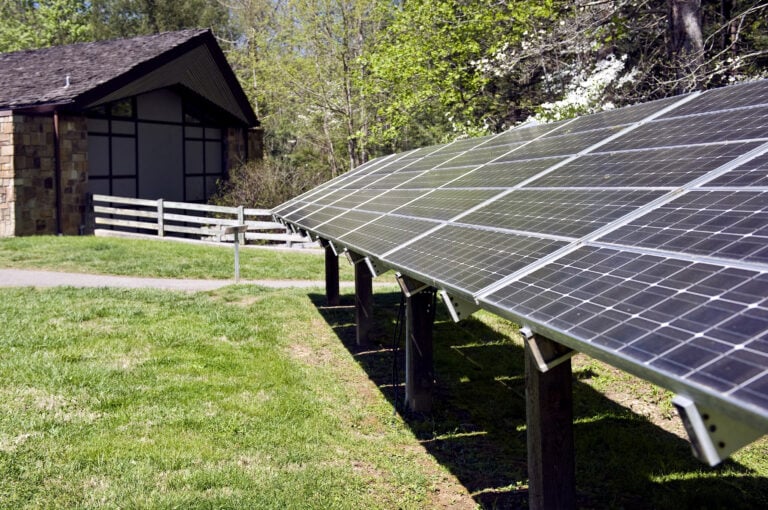 Discover how solar generators are transforming modern homes into self-reliant, sustainable spaces—without going off-grid. Learn how backup power can support daily life, from work-from-home needs to outdoor events and emergency preparedness.