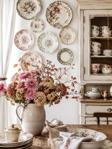 Grandmacore fall decor