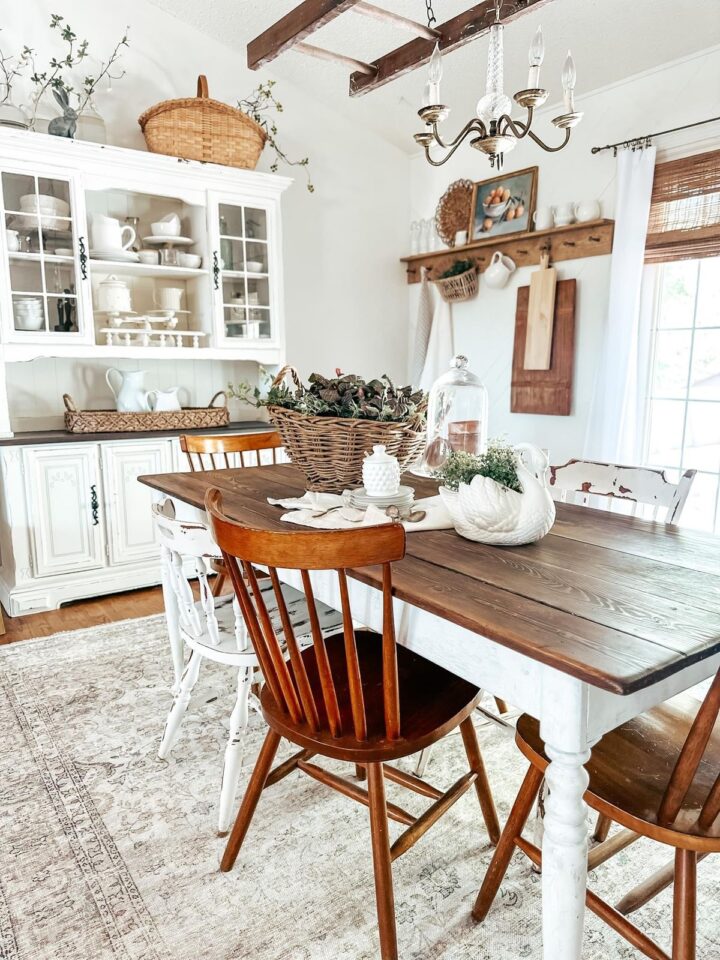 How to Design a Farmhouse-Inspired Dining Room with Modern Touches