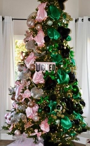 Bring a touch of Broadway magic to your home with these Wicked Christmas decor ideas! From emerald-green ornaments to pink glam accents, create a holiday look inspired by Glinda and Elphaba that’s bold, whimsical, and totally unique.